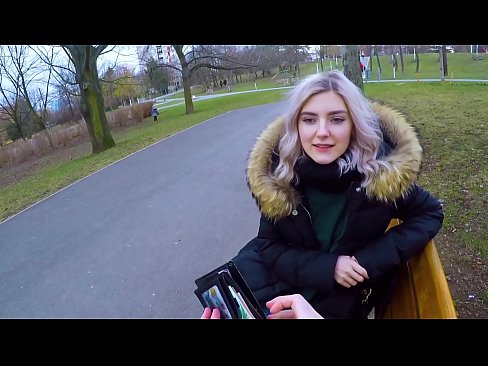 ❤️ Прогута врелу сперму странца за новац - пушење у парку од Еве Елфие Јебени видео код нас ❌